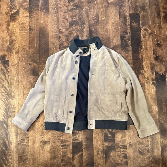 Light suede jacket that looks great dressed up or down! Perfect fall jacket! - Picture 8 of 8